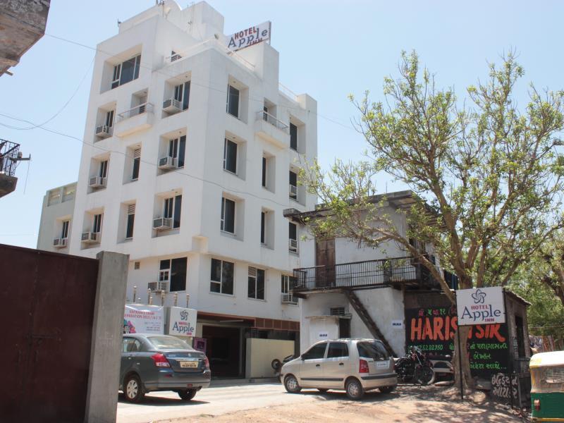 Hotel Apple Inn Ahmedabad Bagian luar foto