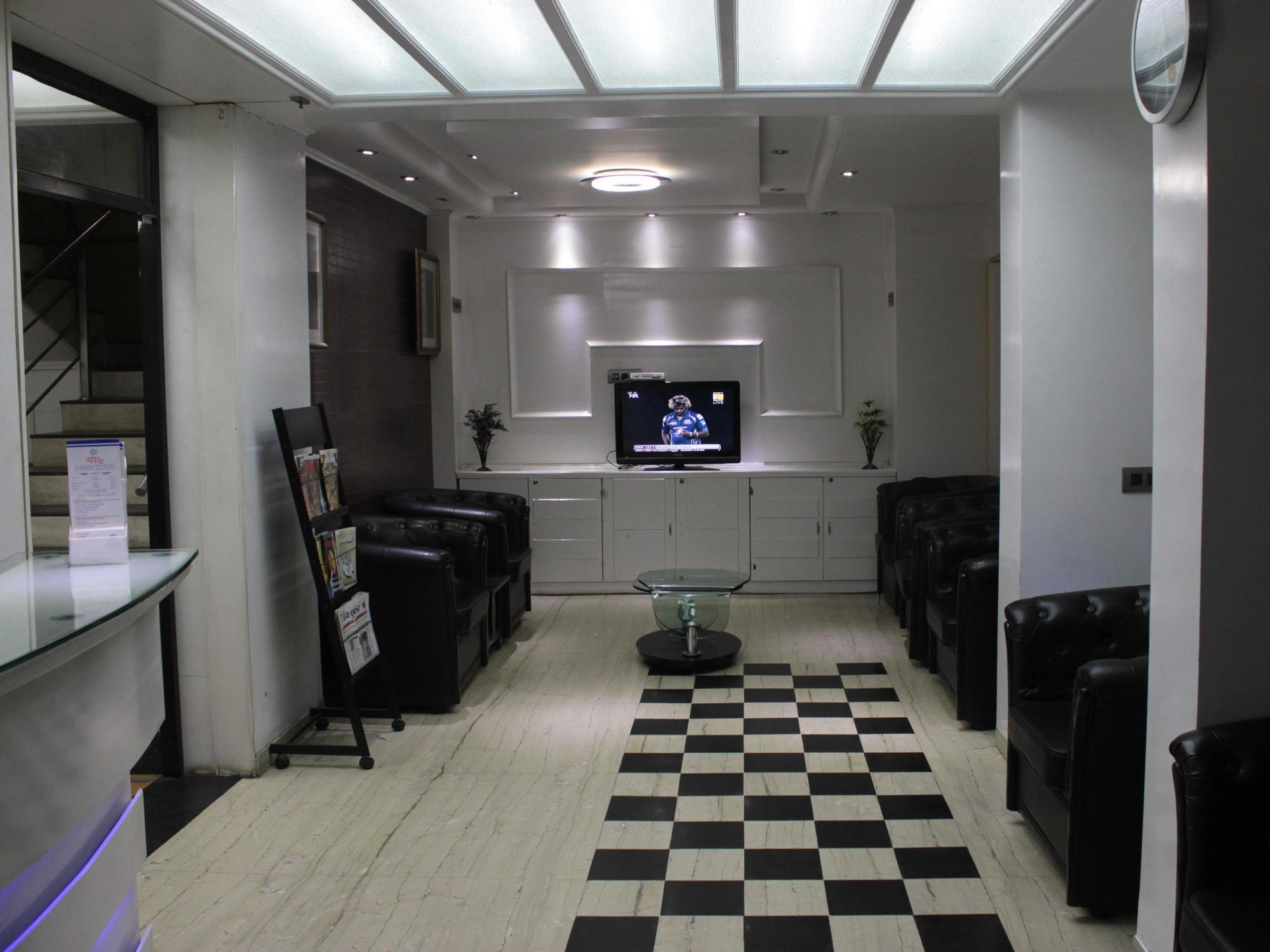 Hotel Apple Inn Ahmedabad Bagian luar foto